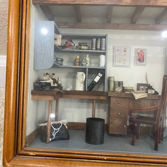 Vintage Miniature Shadow Box Doctor/ Physician’s Office Diorama 13x9x5 Framed, - Picture 9 of 14